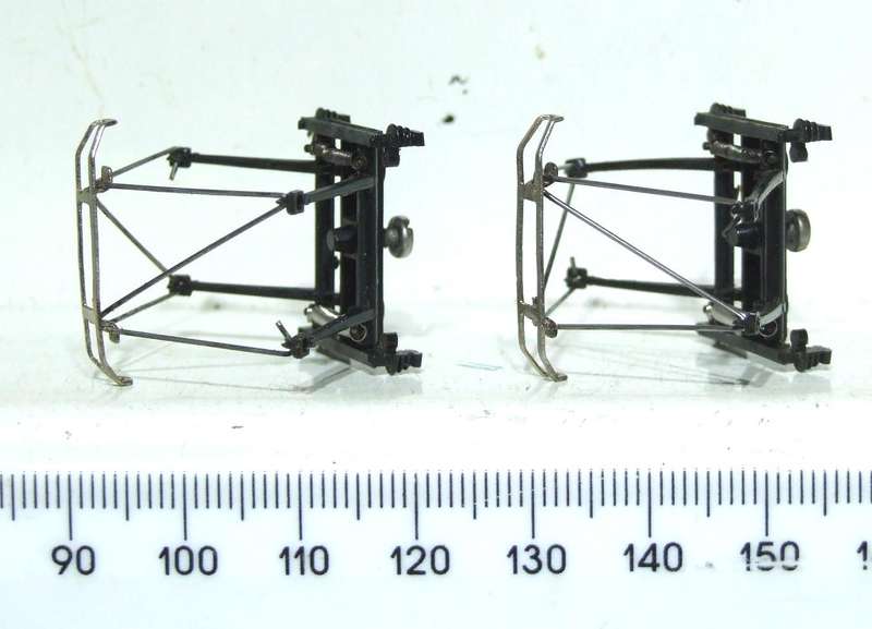 LIMA HO: 1pr SAR E5 Locomotive Pantographs  in Good condition(with new Springs) for Parts.(Italy)