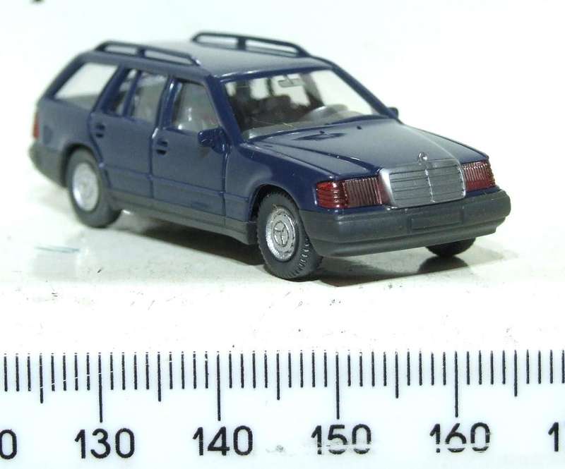 WIKING HO: Highly Detailed Mercedes 230TE  (13154)  in Like New Boxed Condition.(Germany)