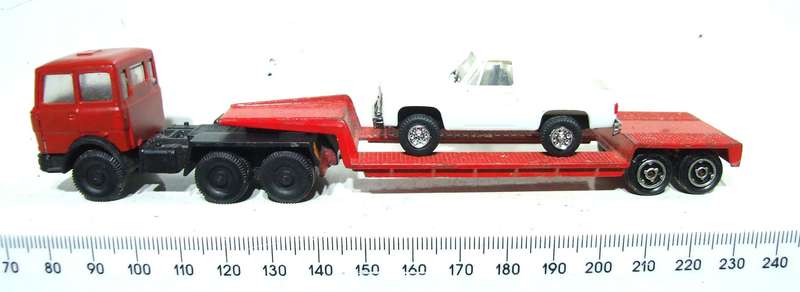 LIMA HO: On Auction is this Old Truck and Trailer with Ford Pickup Truck in Fair Condition.(italy)