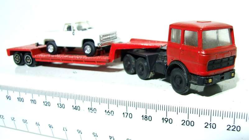 LIMA HO: On Auction is this Old Truck and Trailer with Ford Pickup Truck in Fair Condition.(italy)