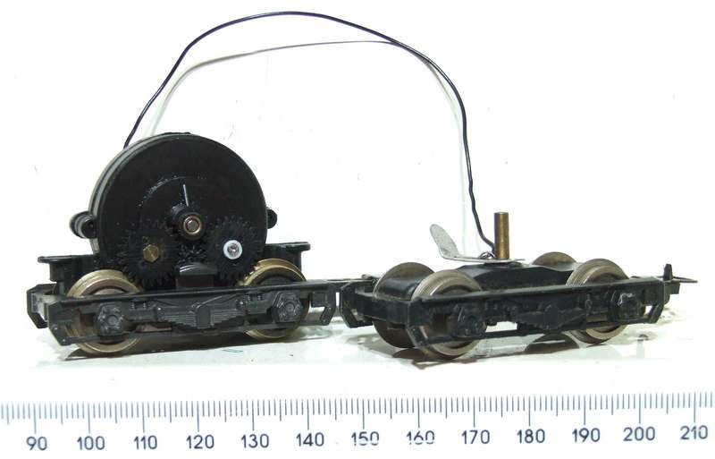 LIMA HO: Class BB European SNCF Loco Power Bogies  in Fair Condition for Parts.(Italy)