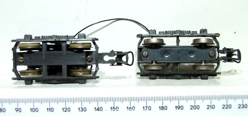 LIMA HO: Class BB European SNCF Loco Power Bogies  in Fair Condition for Parts.(Italy)