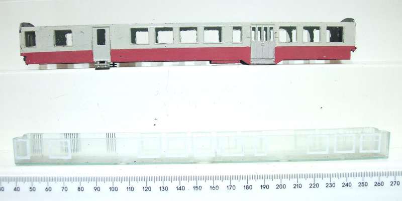 LIMA HO: Windows for Vintage Belgium 9303 SNCB BD M2 in Good Condition for Parts or Repair.(Italy)