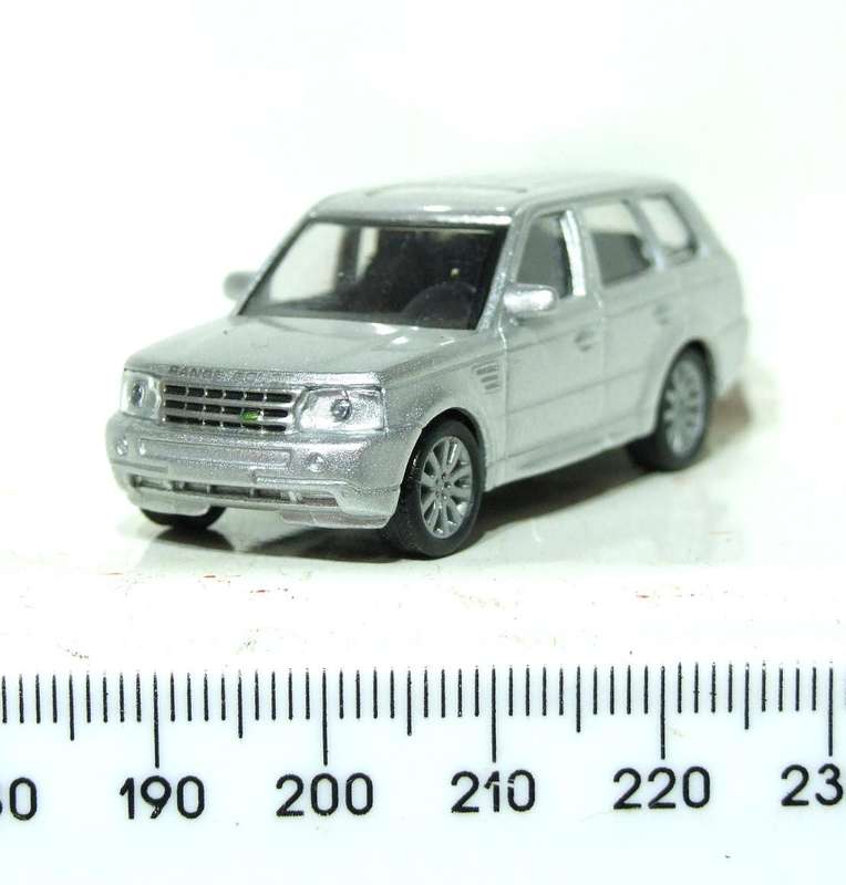 MALIBU HO: Highly Detailed Range Rover in Like New Un-Boxed Condition.