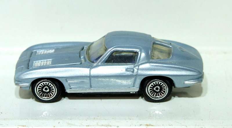 MUSCLE CAR HO: Highly Detailed 63 Split Window in Good Un-Boxed Condition.