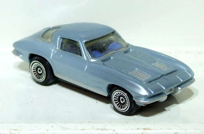 MUSCLE CAR HO: Highly Detailed 63 Split Window in Good Un-Boxed Condition.
