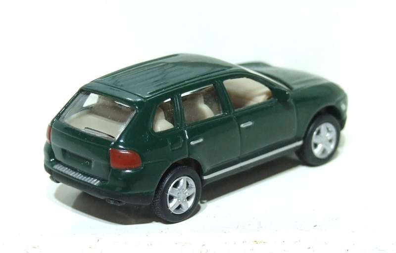 MALIBU HO: Highly Detailed Porsche Cayan  in Good Un-Boxed Condition.