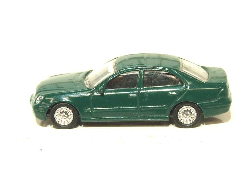 HIGH SPEED HO: Highly Detailed Mercedes Benz Saloon in Good Un-Boxed Condition.