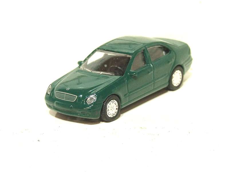 HIGH SPEED HO: Highly Detailed Mercedes Benz Saloon in Good Un-Boxed Condition.