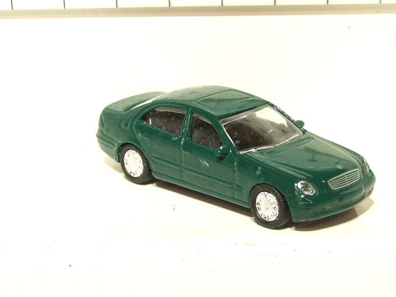 HIGH SPEED HO: Highly Detailed Mercedes Benz Saloon in Good Un-Boxed Condition.