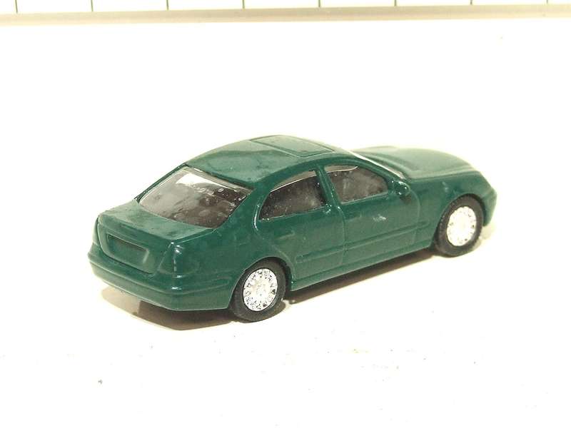 HIGH SPEED HO: Highly Detailed Mercedes Benz Saloon in Good Un-Boxed Condition.