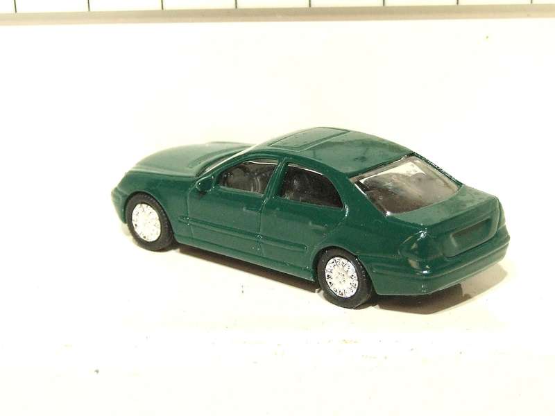 HIGH SPEED HO: Highly Detailed Mercedes Benz Saloon in Good Un-Boxed Condition.