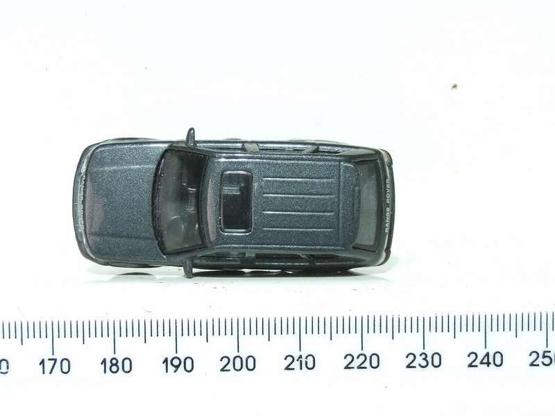 MALIBU HO: Highly Detailed Range Rover in Like New Un-Boxed Condition.