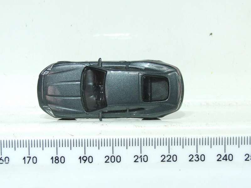 MALIBU HO: Highly Detailed Jaguar in Like New Un-Boxed Condition.