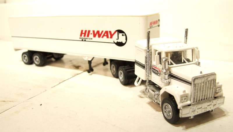 HERPA HO: Highly Detailed "HI-WAY" GMC Horse & Trailer in Good Boxed Condition.