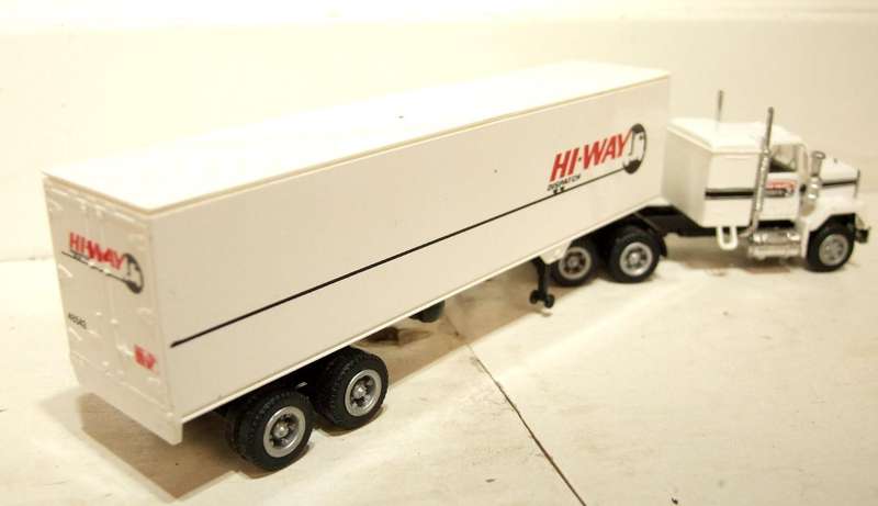 HERPA HO: Highly Detailed "HI-WAY" GMC Horse & Trailer in Good Boxed Condition.