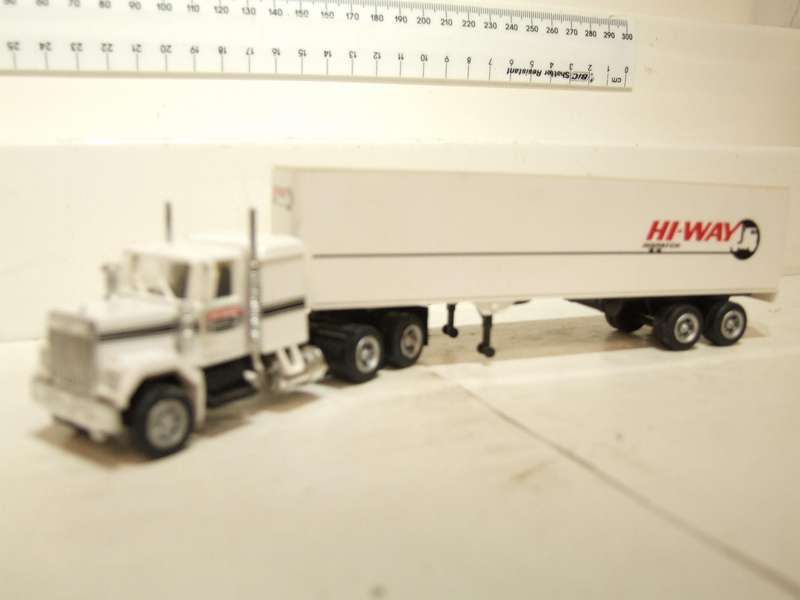 HERPA HO: Highly Detailed "HI-WAY" GMC Horse & Trailer in Good Boxed Condition.