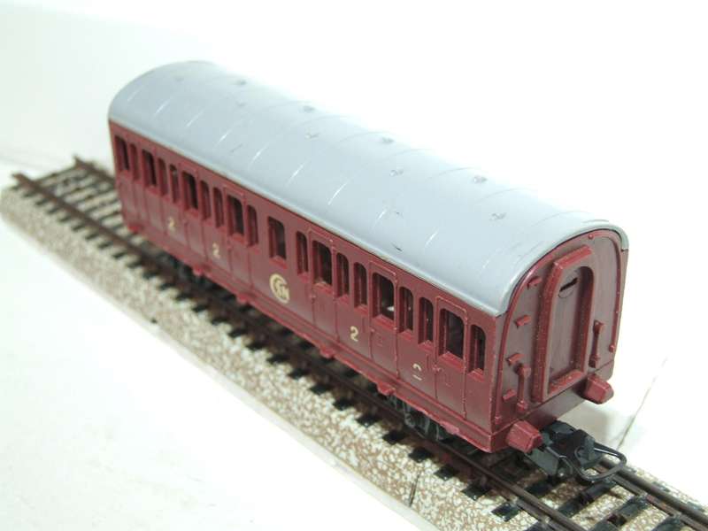 LIMA HO:  Vintage FS Junior 2nd Class Passenger Coach in Fair Un-Boxed condition (Italy)