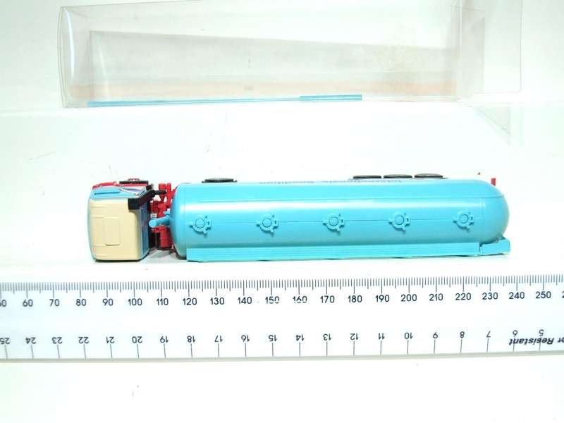 HERPA HO: Highly Detailed "HANS de BEYER" Renault Horse & Tanker in Good Boxed Condition.