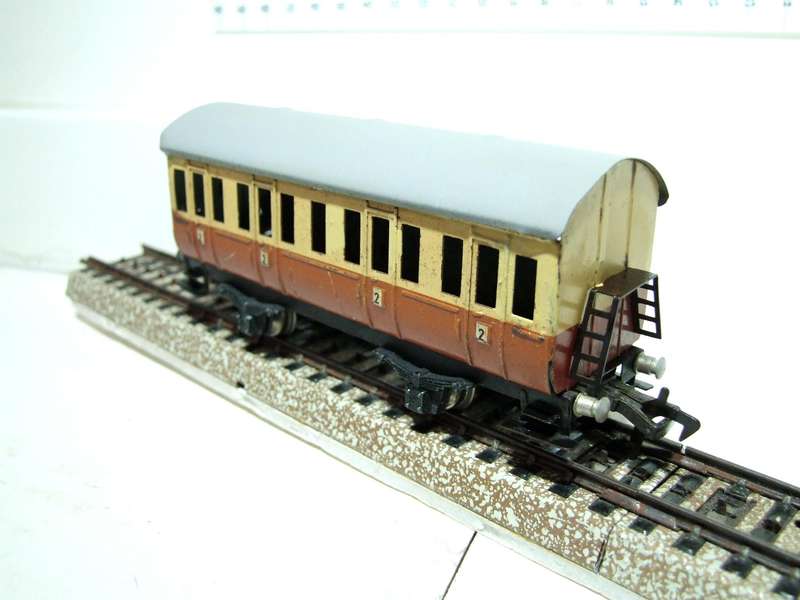 FLEISCHMANN OO: Vintage Junior Passenger Car in  Fair, Un-Boxed condition(GR)