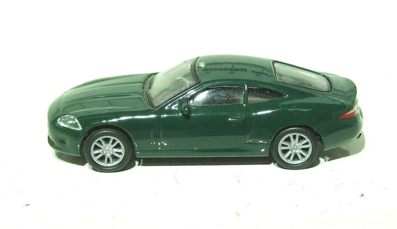MALIBU HO: Highly Detailed Jaguar in Like New Un-Boxed Condition.