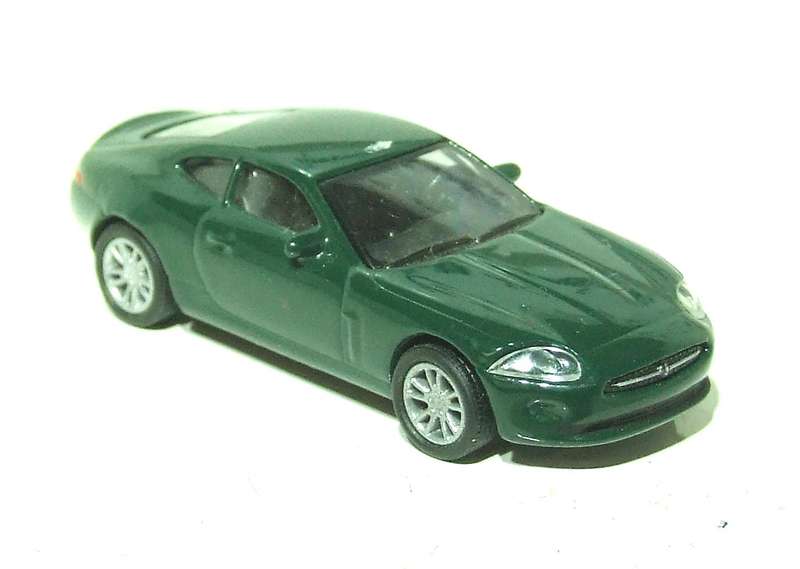MALIBU HO: Highly Detailed Jaguar in Like New Un-Boxed Condition.