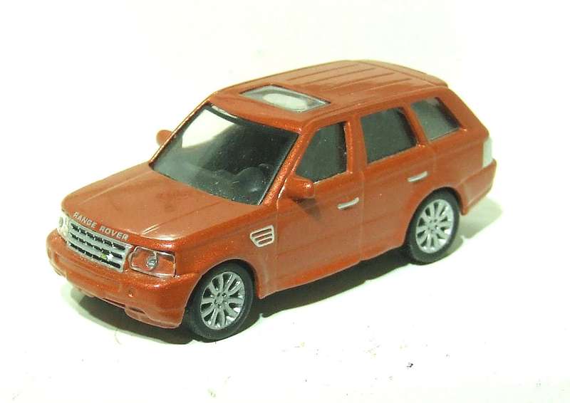 MALIBU HO: Highly Detailed Range Rover in Like New Un-Boxed Condition.