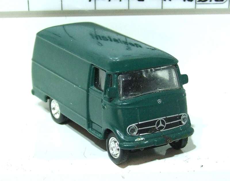HIGH SPEED HO: Highly Detailed Mercedes Benz Panel Van in Good Un-Boxed Condition.