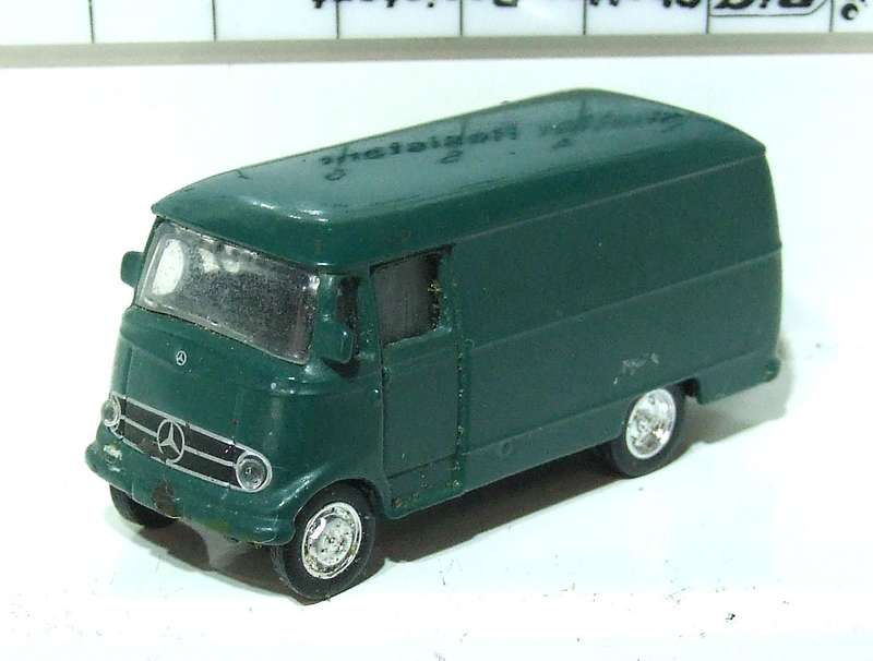 HIGH SPEED HO: Highly Detailed Mercedes Benz Panel Van in Good Un-Boxed Condition.