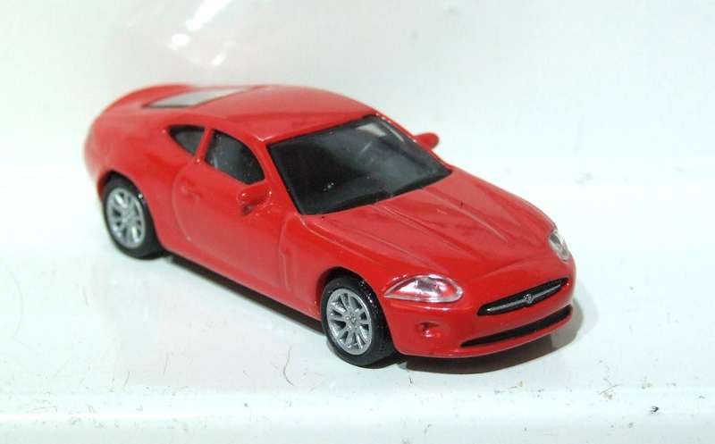MALIBU HO: Highly Detailed Jaguar in Like New Un-Boxed Condition.