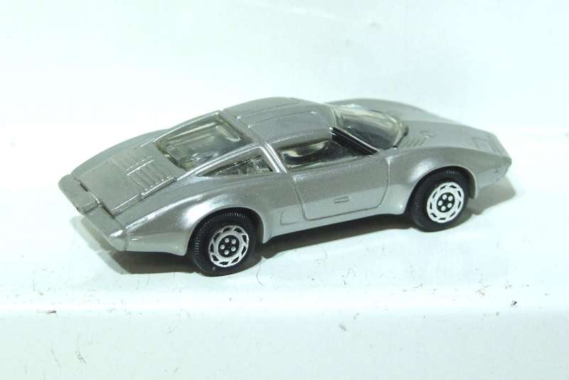 TM GM Corp HO: Highly Detailed 98 Aero Vette GT in Good Un-Boxed Condition.