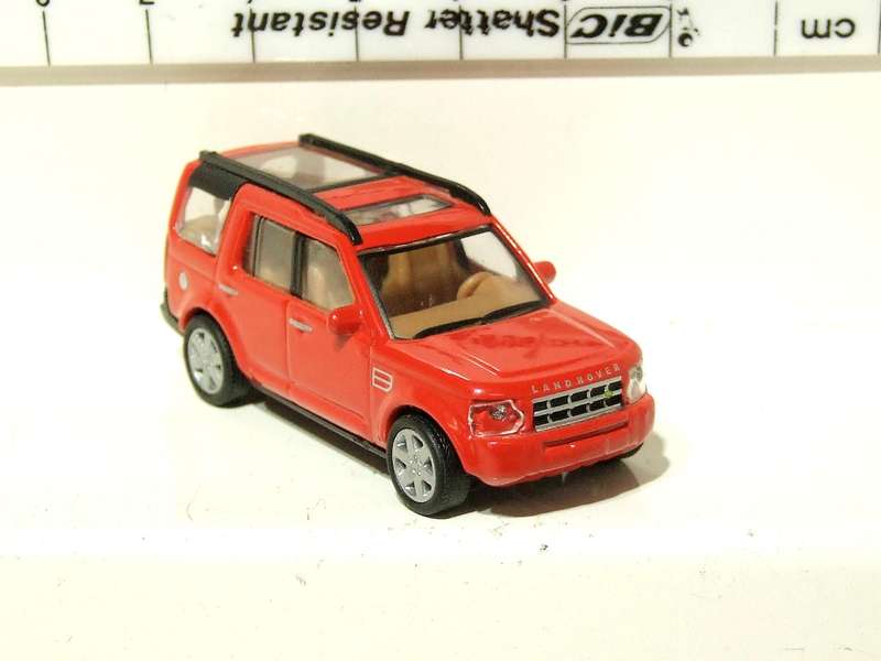 MALIBU HO: Highly Detailed Land Rover Discovery 3 in Very Good Un-Boxed Condition.