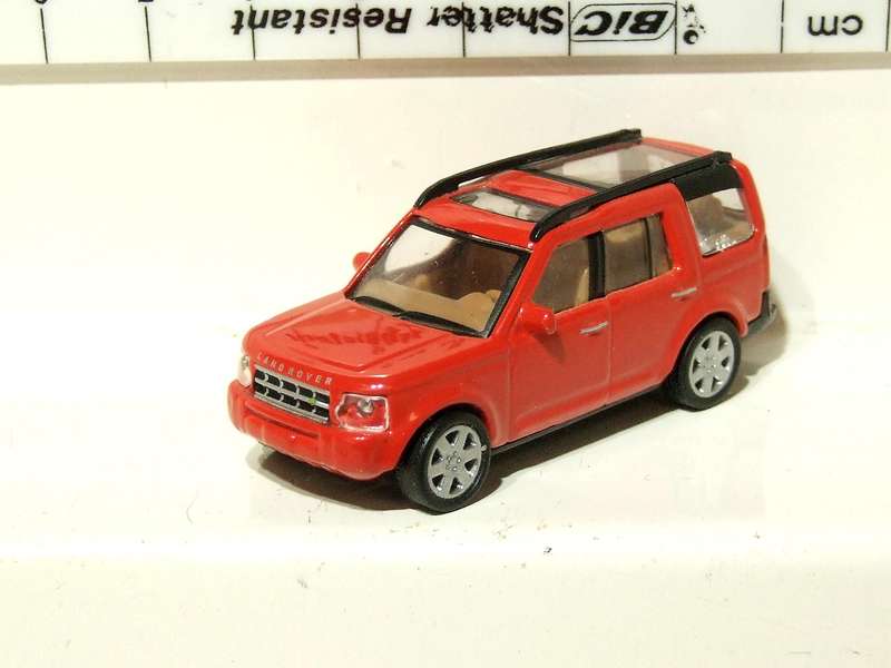 MALIBU HO: Highly Detailed Land Rover Discovery 3 in Very Good Un-Boxed Condition.