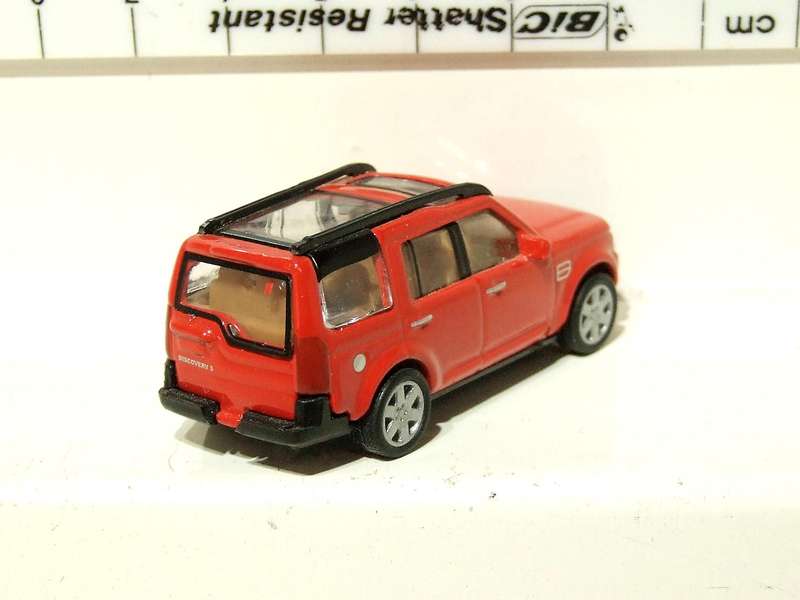 MALIBU HO: Highly Detailed Land Rover Discovery 3 in Very Good Un-Boxed Condition.