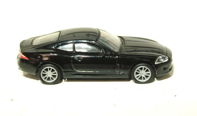 MALIBU HO: Highly Detailed Jaguar in Like New Un-Boxed Condition.