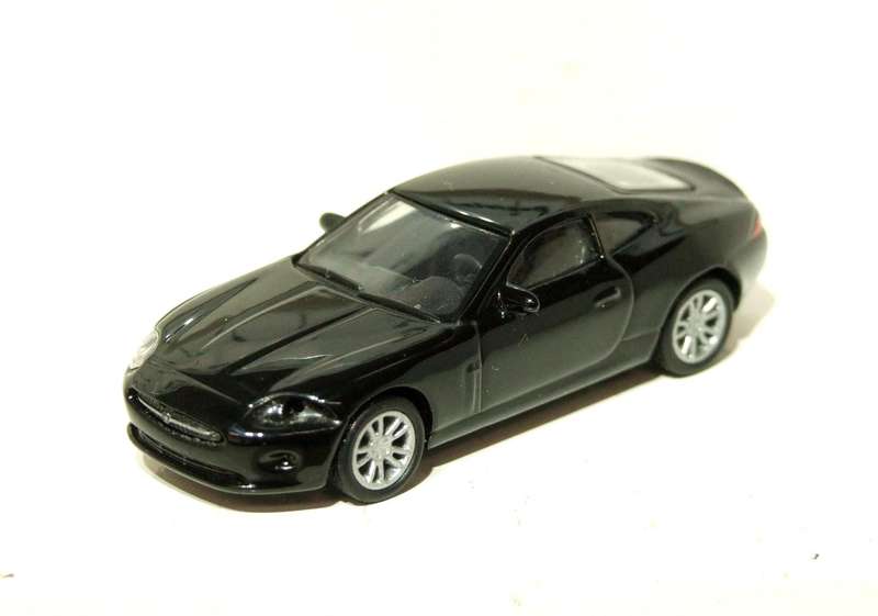 MALIBU HO: Highly Detailed Jaguar in Like New Un-Boxed Condition.