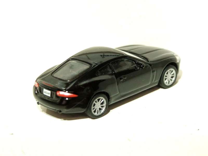 MALIBU HO: Highly Detailed Jaguar in Like New Un-Boxed Condition.