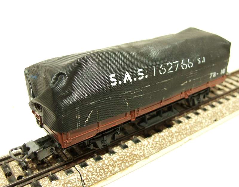 LIMA HO: SAR ES Freight Car with Tarpaulin in Good Un-boxed, Used condition (Italy)