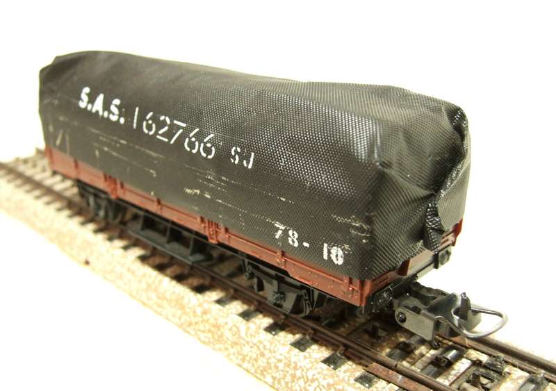 LIMA HO: SAR ES Freight Car with Tarpaulin in Good Un-boxed, Used condition (Italy)