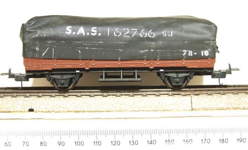 LIMA HO: SAR ES Freight Car with Tarpaulin in Good Un-boxed, Used condition (Italy)