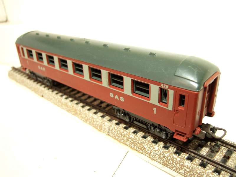 LIMA HO:  Vintage SAR Junior Orange Express Passenger Coach in Good Un-Boxed condition (Italy)