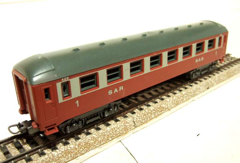 LIMA HO:  Vintage SAR Junior Orange Express Passenger Coach in Good Un-Boxed condition (Italy)