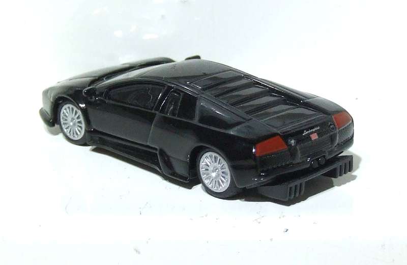 MALIBU HO: This Lamborghini Countach is in excellent unboxed condition and is highly detailed.