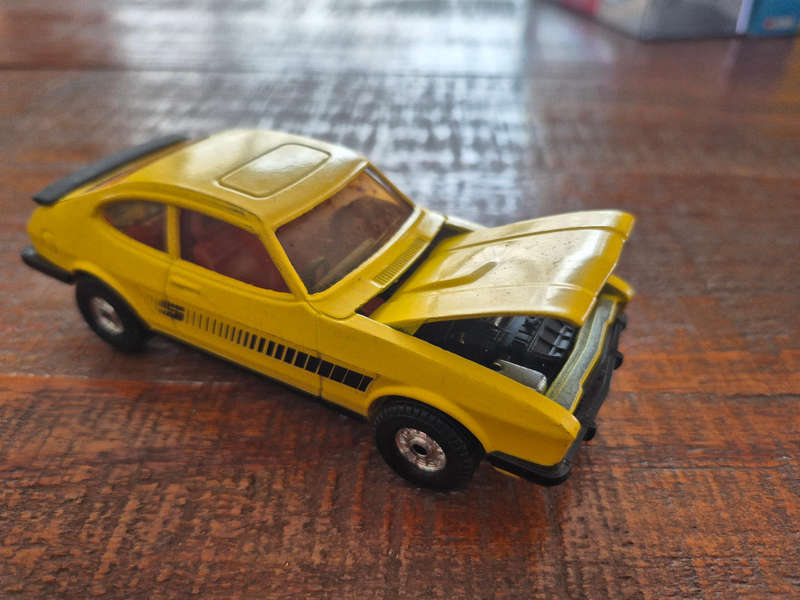 Corgi Ford Capri 305