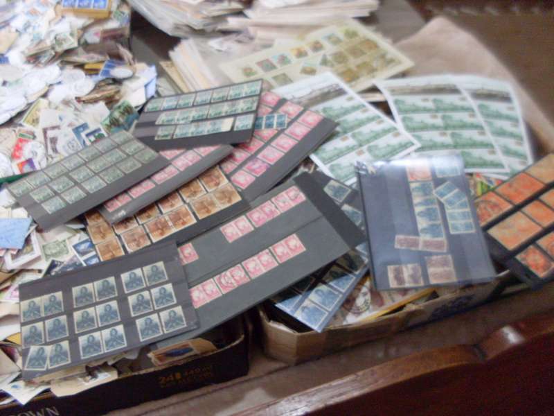 9 KG MIXED WORLD STAMPS ON OFF PAPER/FDC/MAXICARDS/ALBUMS ETC ETC ETC