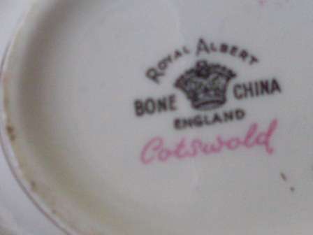 ROYAL ALBERT COTSWOLD PATTERN.... 1 TRIO ..4 DUOS ...MILKJUG AND SUGARBOWL...TOTAL 13 PIECES