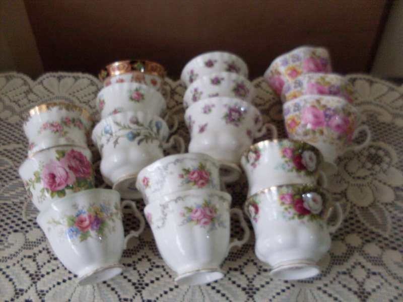16 VARIOUS ROYAL ALBERT  REPLACEMENT TEA CUPS