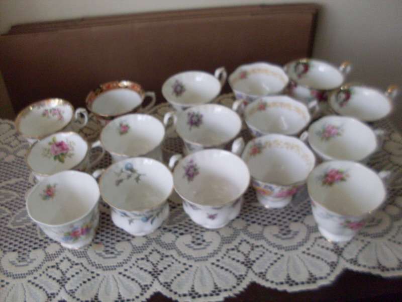 16 VARIOUS ROYAL ALBERT  REPLACEMENT TEA CUPS