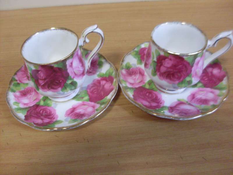 2 X BEAUTIFUL ROYAL ALBERT OLD ENGLISH ROSE SMALL BALLOON SHAPE DUOS