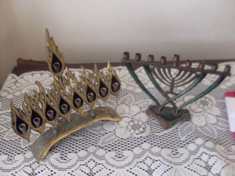 2 X MENORAH HANUKAH 9 CANDLE TABLE CENTRE PIECES...METAL/BRASS